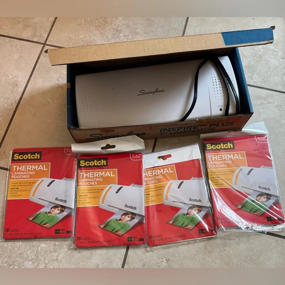 Swingline Inspire 9” White and Gray Laminator
